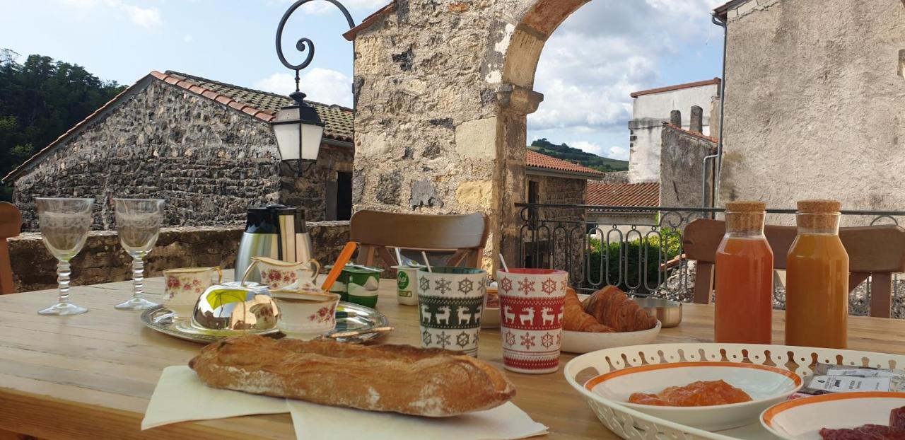مبيت وإفطار Saint-Saturnin  La Tour Noble المظهر الخارجي الصورة