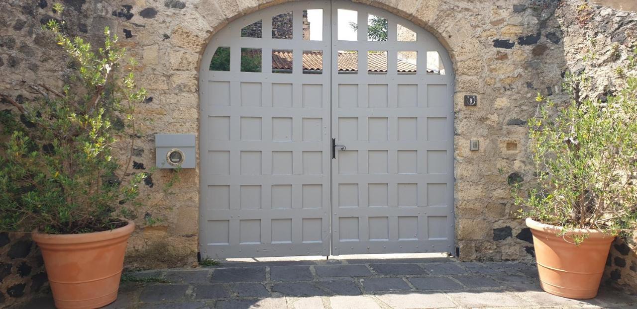 مبيت وإفطار Saint-Saturnin  La Tour Noble المظهر الخارجي الصورة